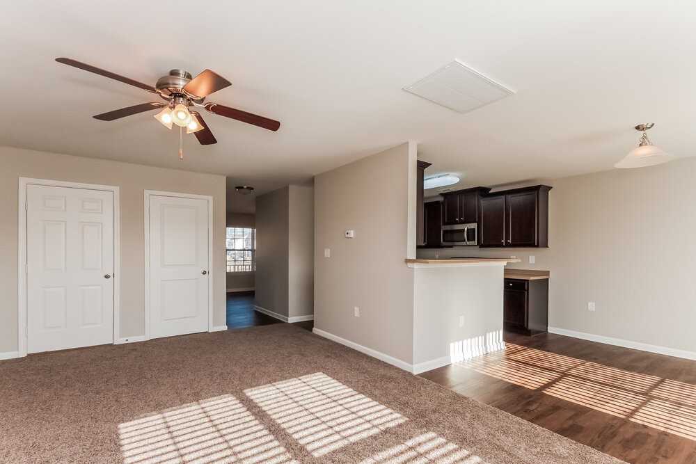1537 Summer View Ln - Photo 3 of 17