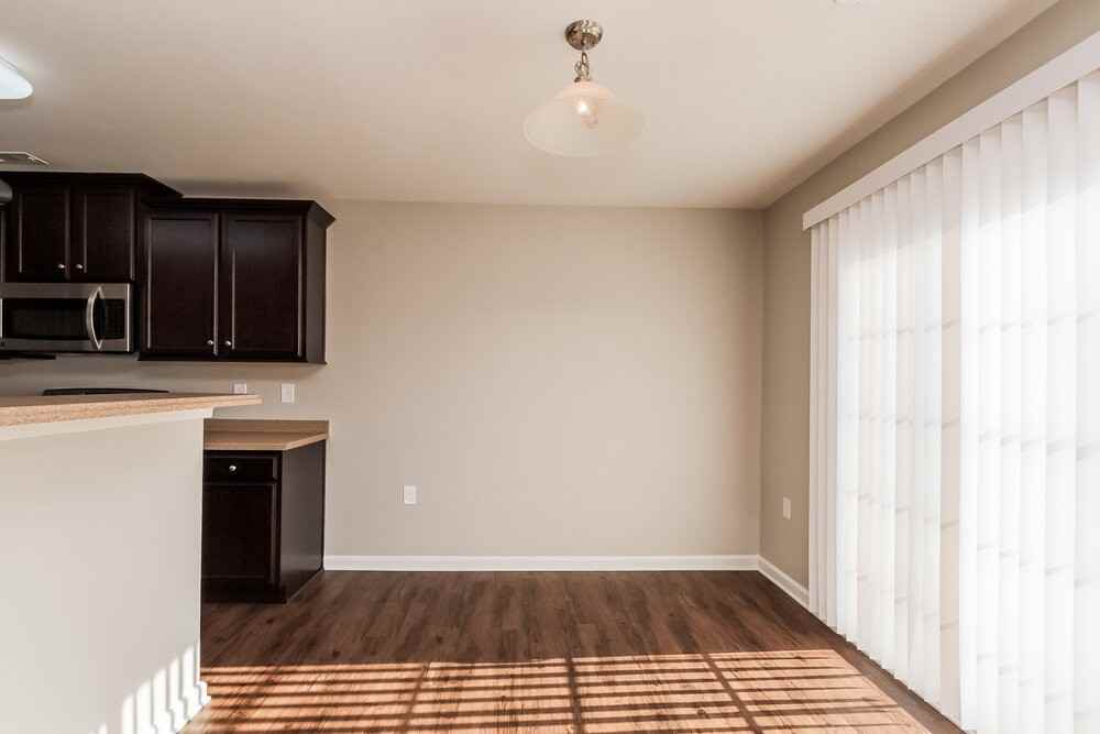 1537 Summer View Ln - Photo 5 of 17