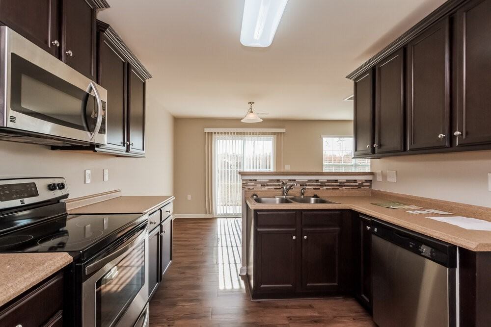 1537 Summer View Ln - Photo 7 of 17