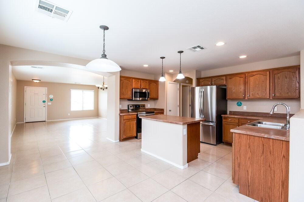 3630 W Mesquite Ave - Photo 5 of 16
