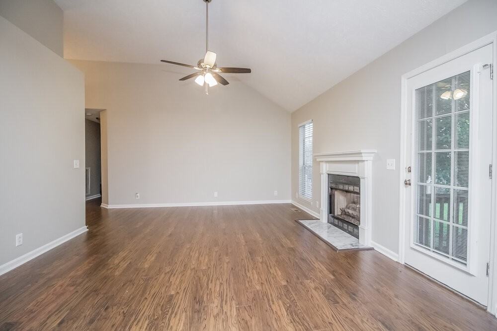 3540 Calais Cir - Photo 4 of 17