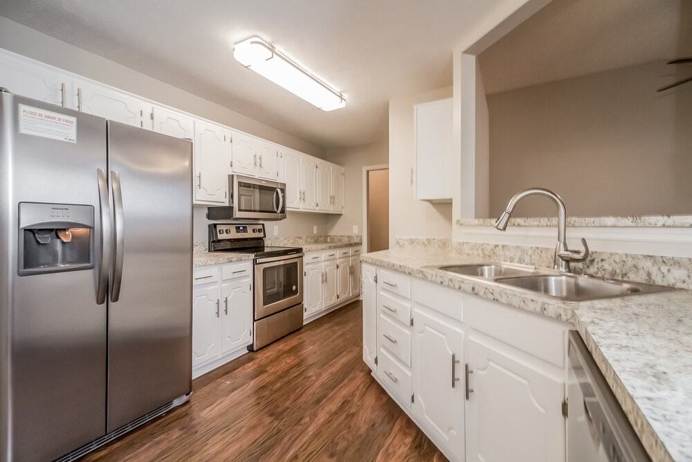 3540 Calais Cir - Photo 7 of 17
