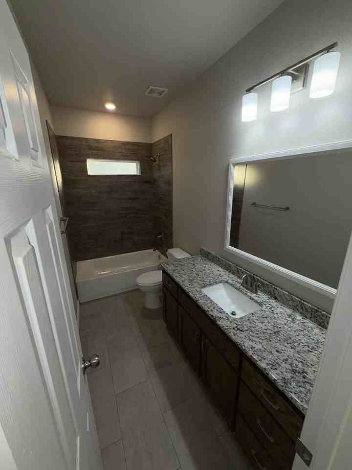 3510 Fenway Circle - Photo 5 of 18