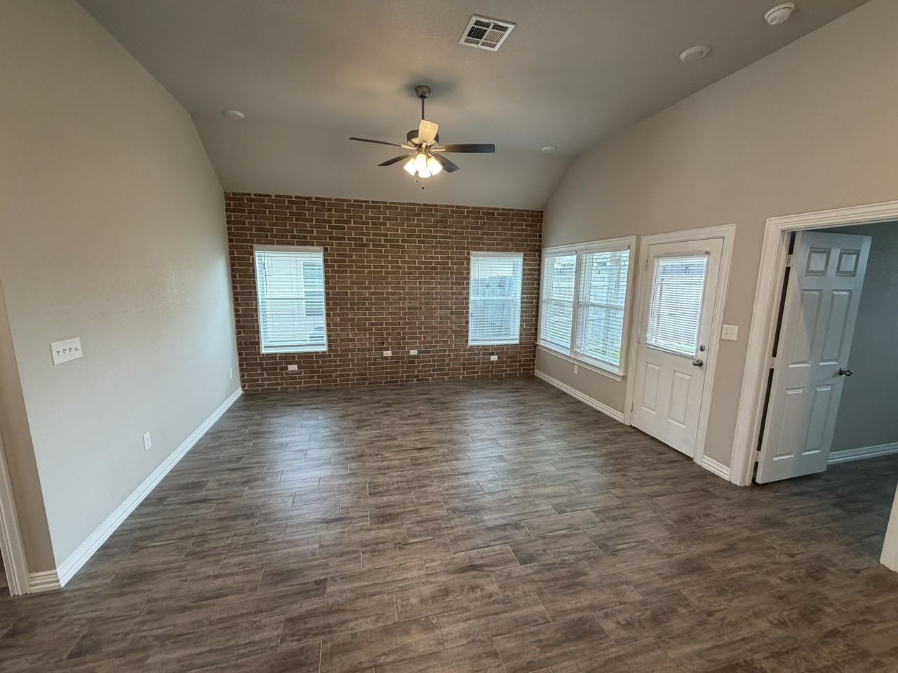 3514 Fenway Circle - Photo 3 of 16