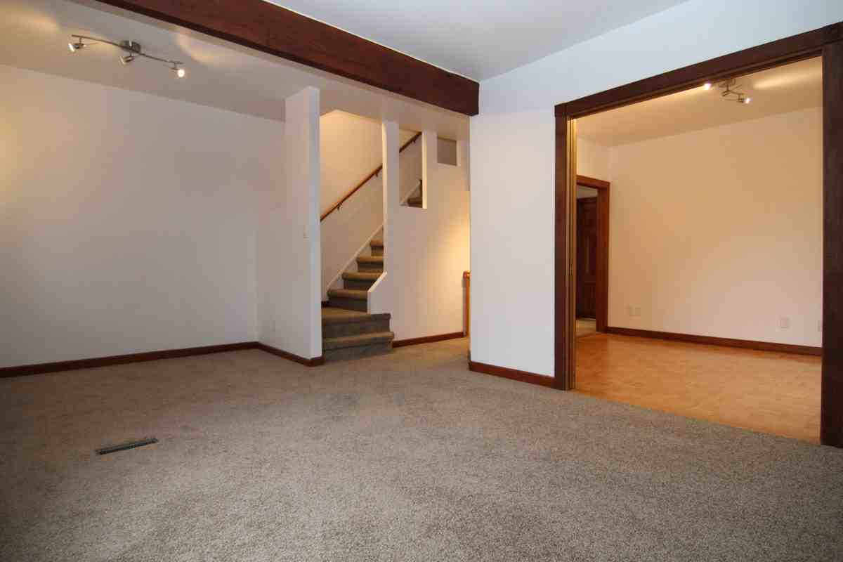 5 Ossington Avenue #2 - Photo 3 of 9
