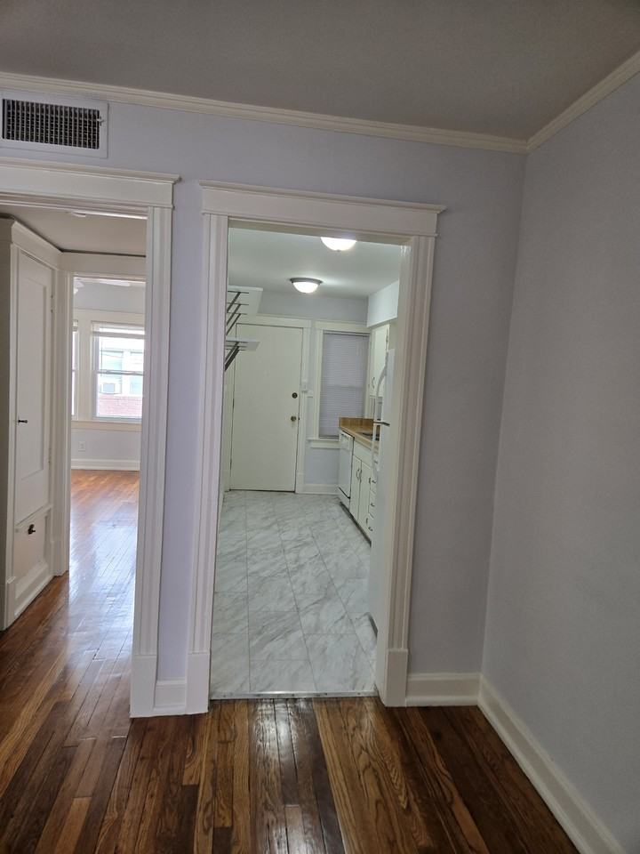 5103 Wyandotte St #1N - Photo 6 of 18