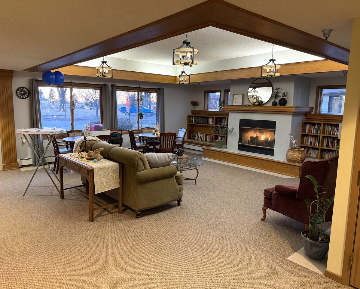West Wing Apartments - Photo 6 of 6