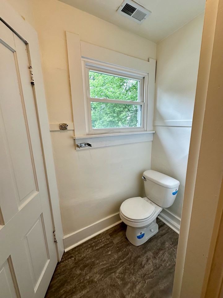 121 N Jefferson St #125 - Photo 5 of 14