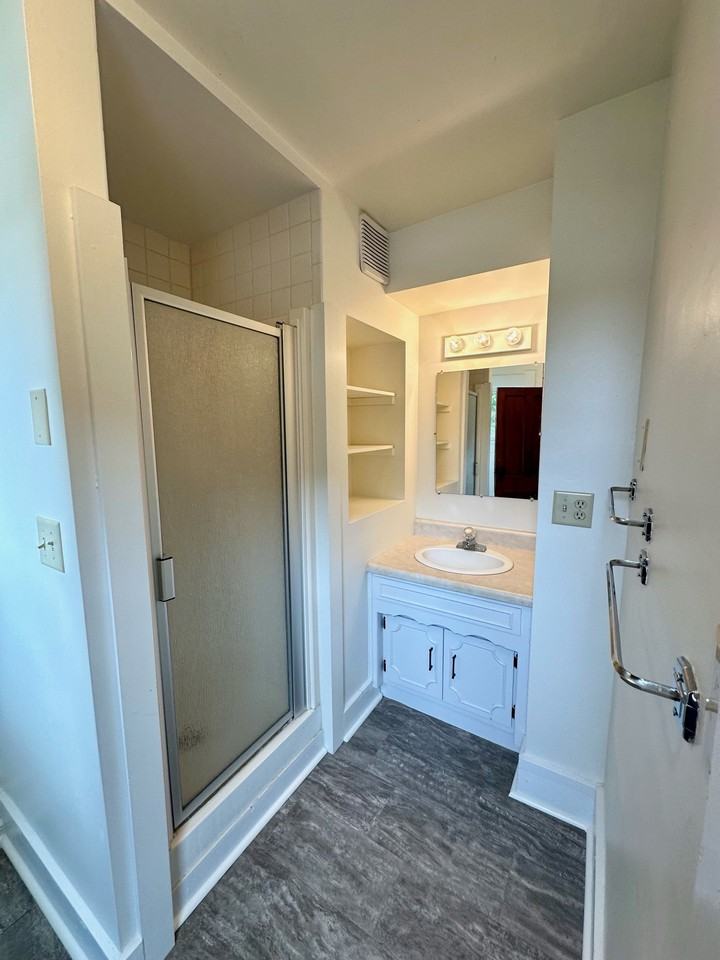 121 N Jefferson St #125 - Photo 3 of 14