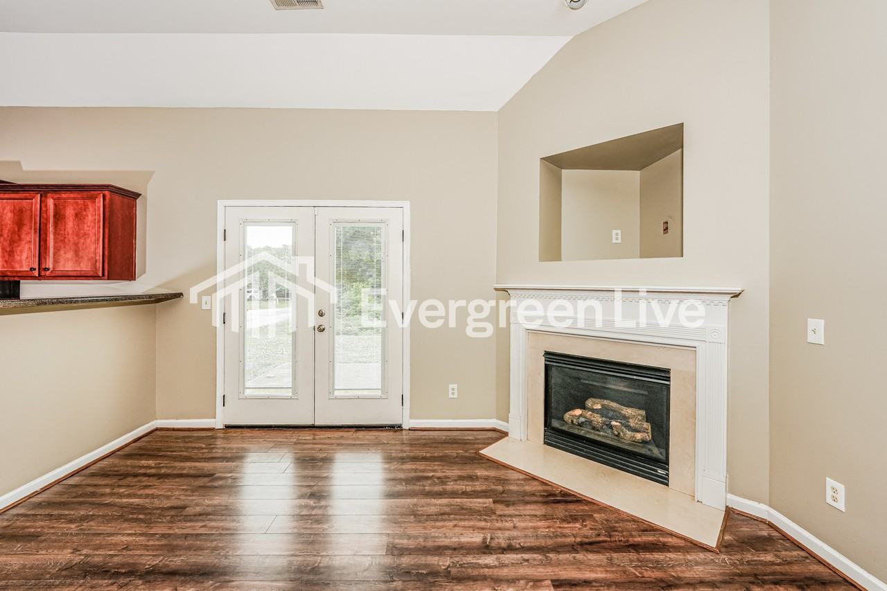 101 Merimeadows Dr - Photo 3 of 15
