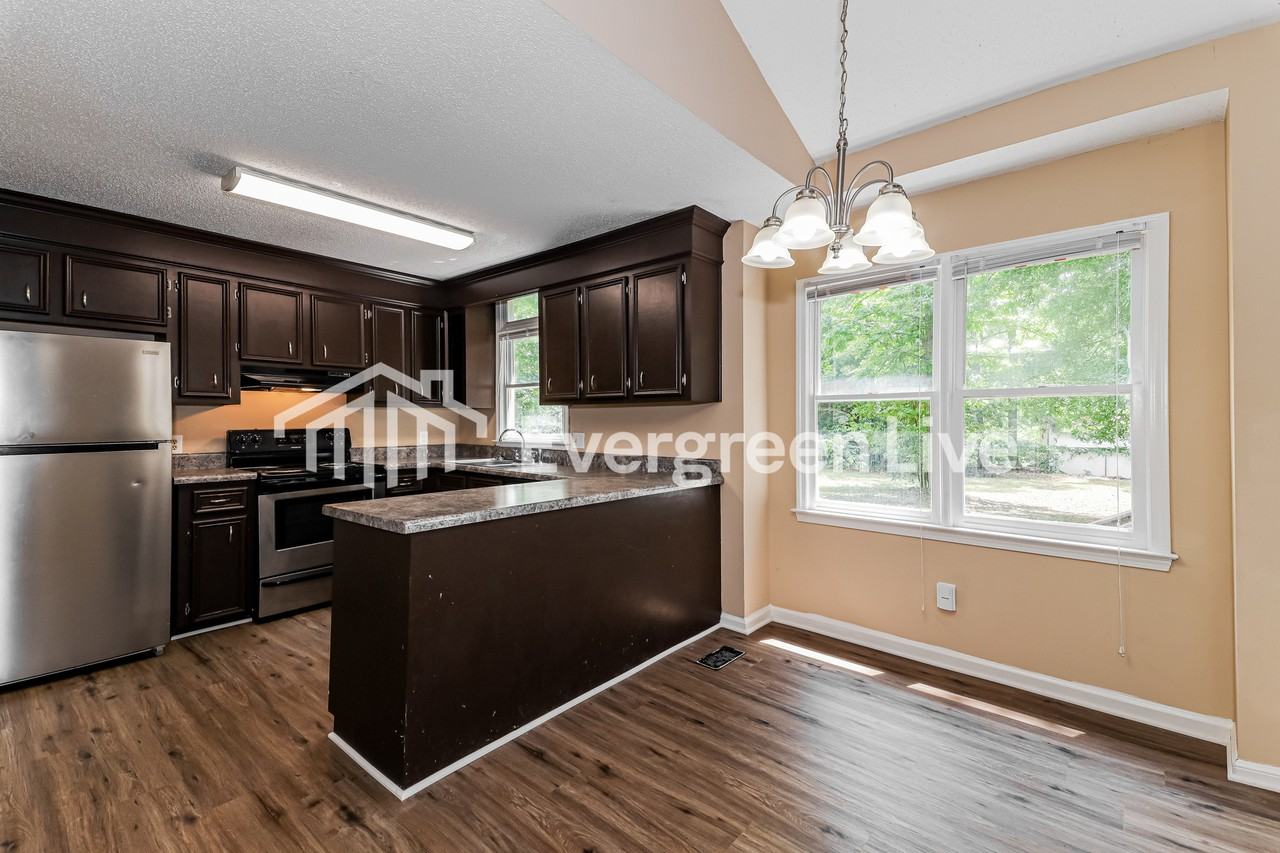605 Riverwalk Way - Photo 5 of 15