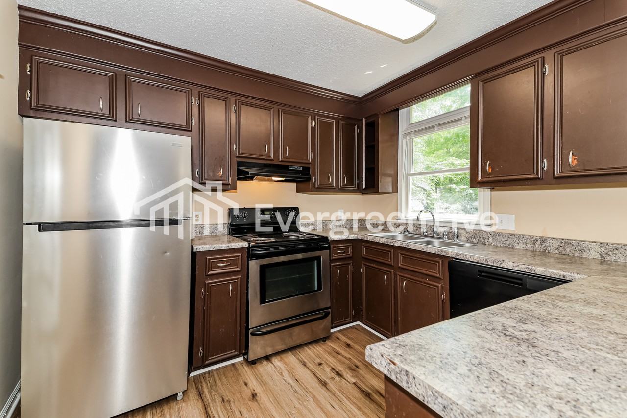 605 Riverwalk Way - Photo 6 of 15
