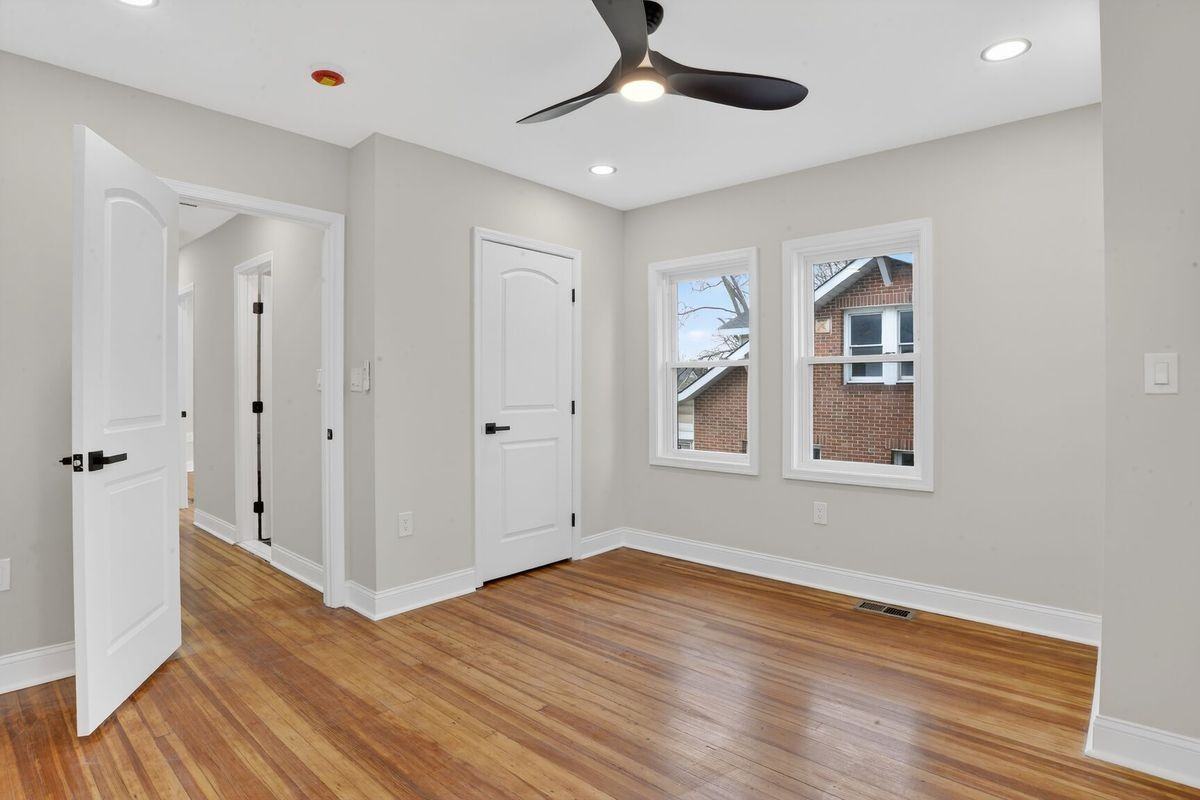 4013 4th St - Photo 3 of 4