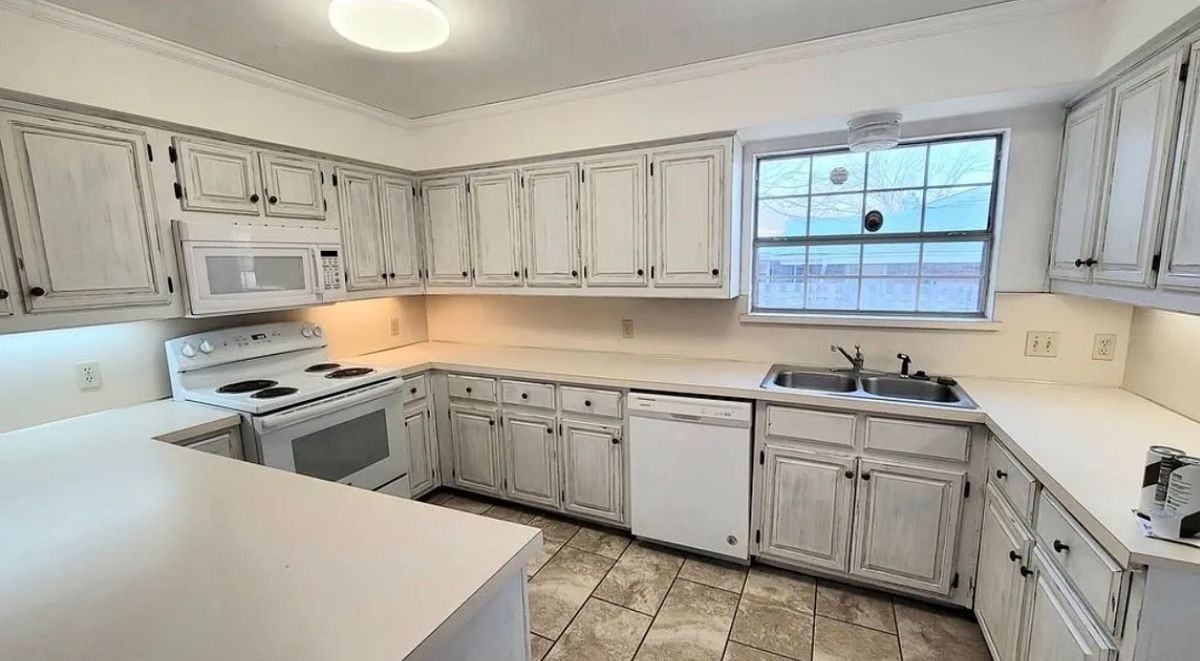1018 E Mitchell St - Photo 2 of 14