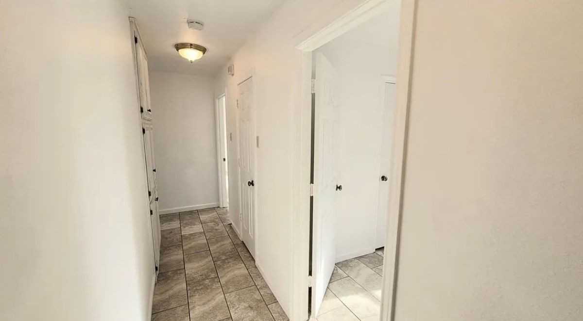 1018 E Mitchell St - Photo 7 of 14
