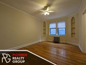 4829 N Damen Ave - Photo 1 of 1