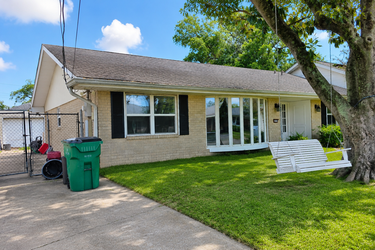 10125 Stacy Ct - Photo 2 of 5