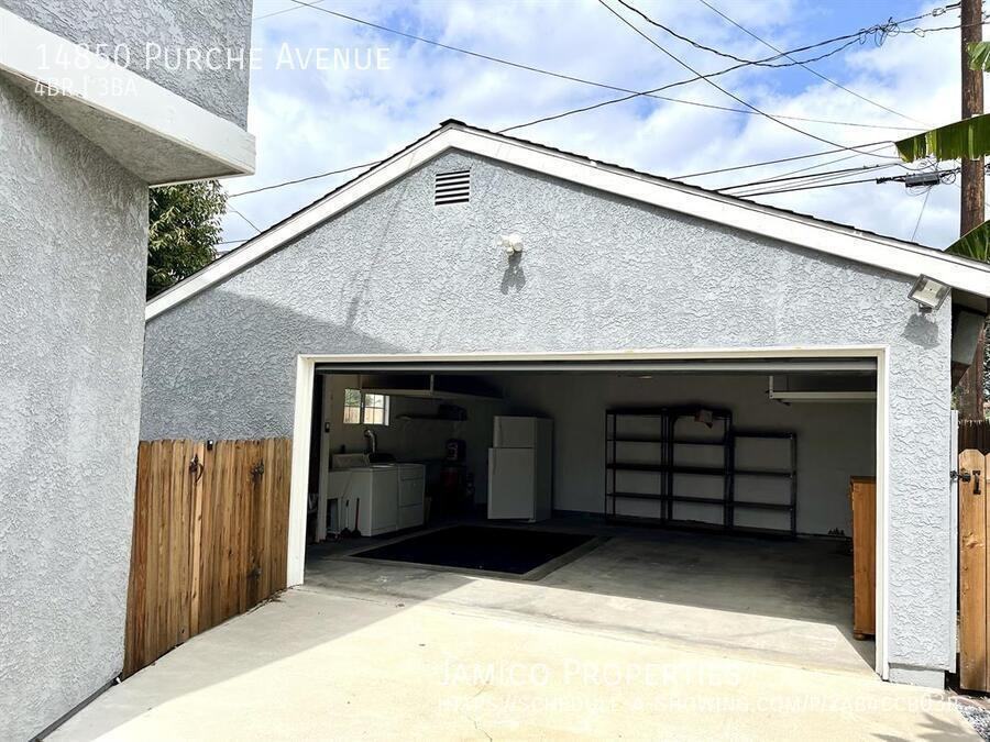 14850 Purche Ave - Photo 5 of 37