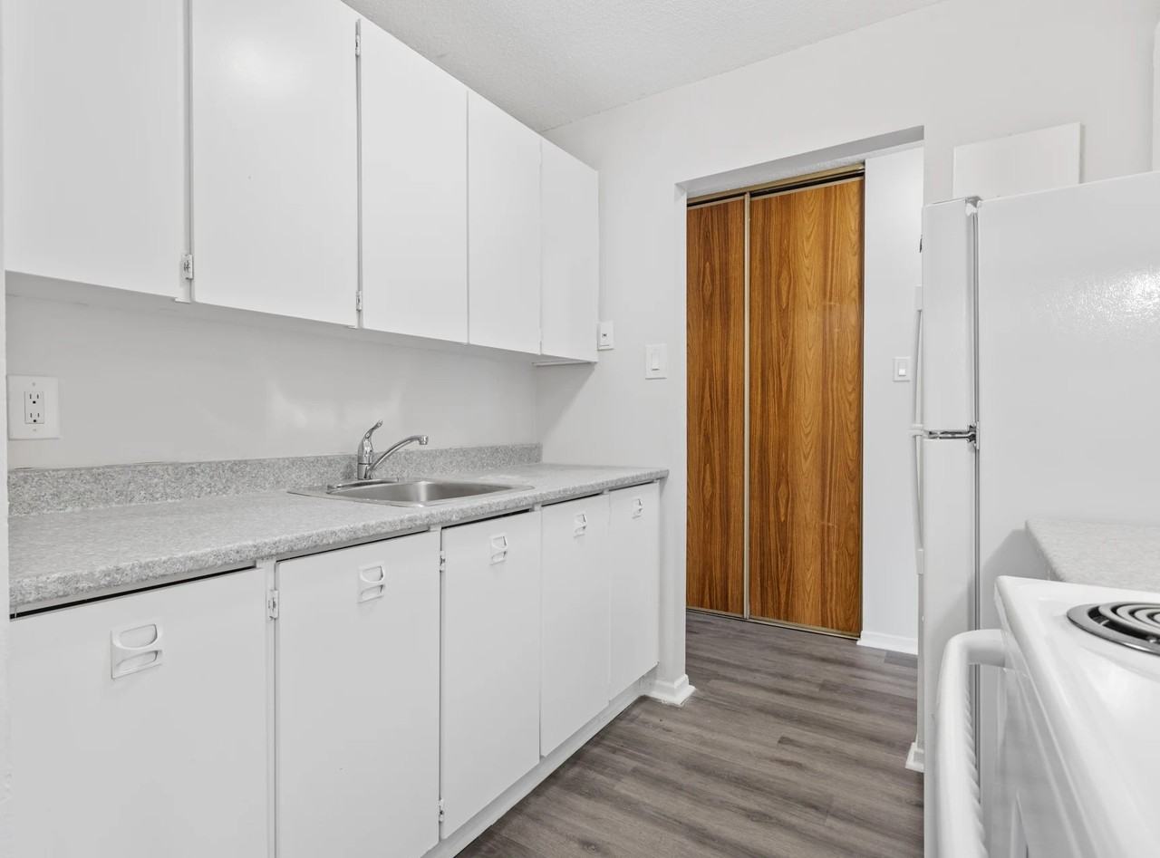 1551 Lycee Place - Photo 3 of 9