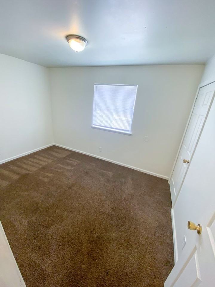Deer Creek Apartments - Photo 6 of 23