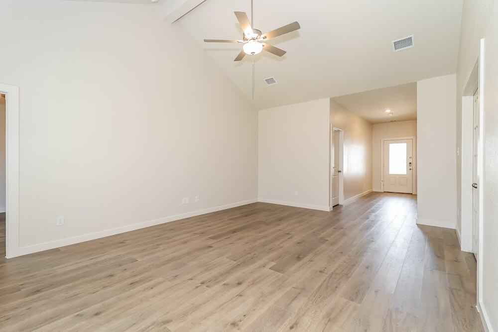 1505 Woodwinds Dr - Photo 5 of 19