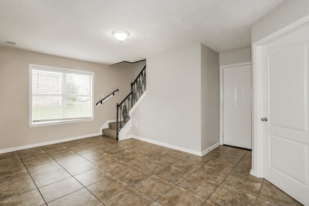 6181 Braybourne Main - Photo 7 of 17