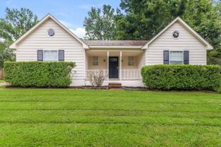 6049 Lawnhill Dr - Photo 1 of 1