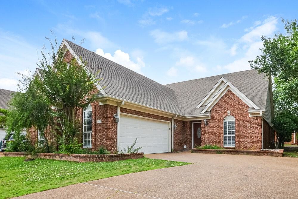 2722 Nelle Ln - Photo 3 of 24
