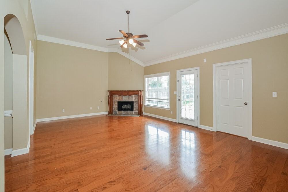 2722 Nelle Ln - Photo 4 of 24