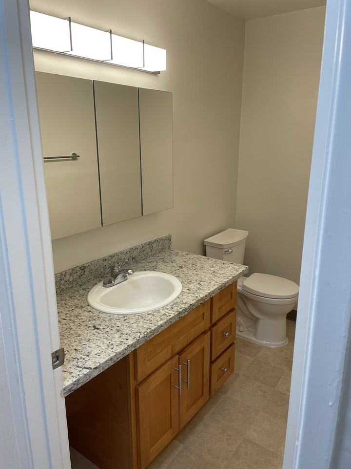 240 Hollis Ave #9 - Photo 7 of 24