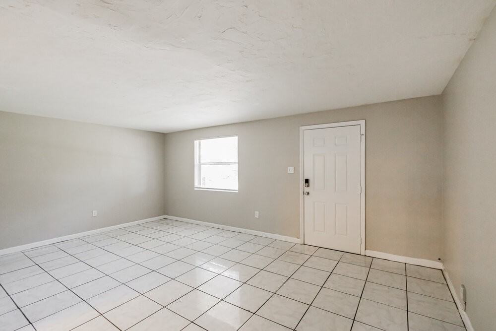 2418 Sw 6th Ct - Photo 5 of 16