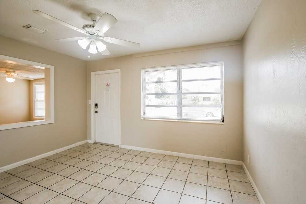 2797 Ne 12th Ave - Photo 3 of 16