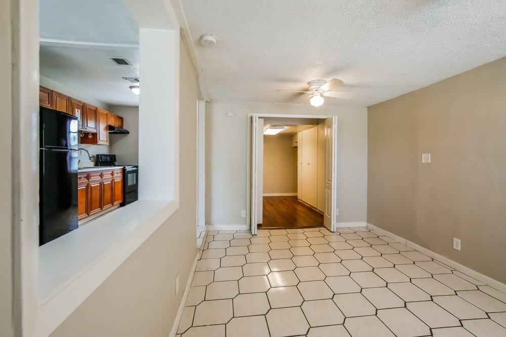 2797 Ne 12th Ave - Photo 5 of 16
