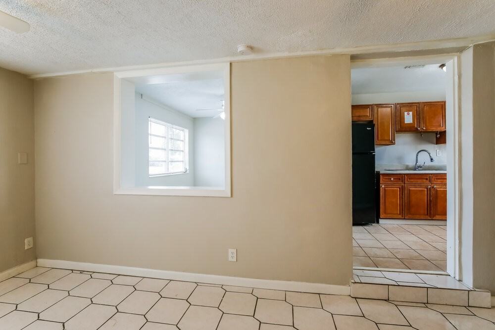 2797 Ne 12th Ave - Photo 6 of 16