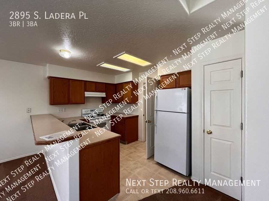 2895 S Ladera Pl - Photo 5 of 16