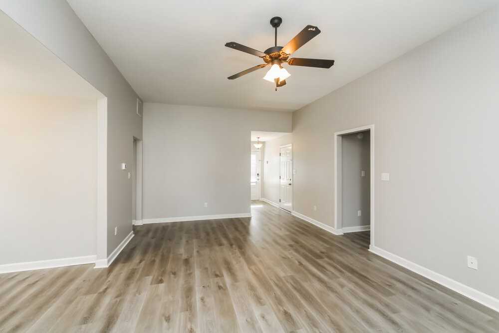 7898 Ironwood Dr - Photo 5 of 17