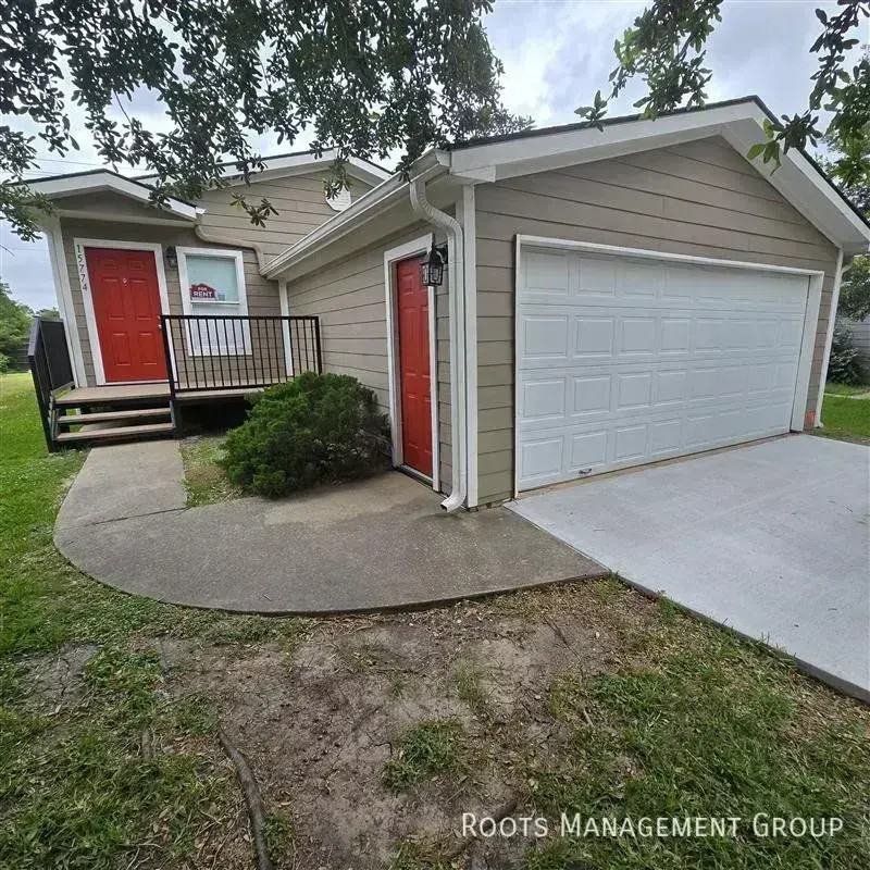 15774 Clarke Springs Dr #15774C - Photo 2 of 22