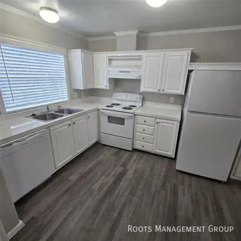 15774 Clarke Springs Dr #15774C - Photo 4 of 22
