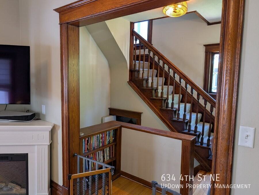 634 4th St Ne - Photo 3 of 24