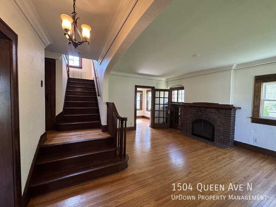 1504 Queen Ave N - Photo 3 of 34