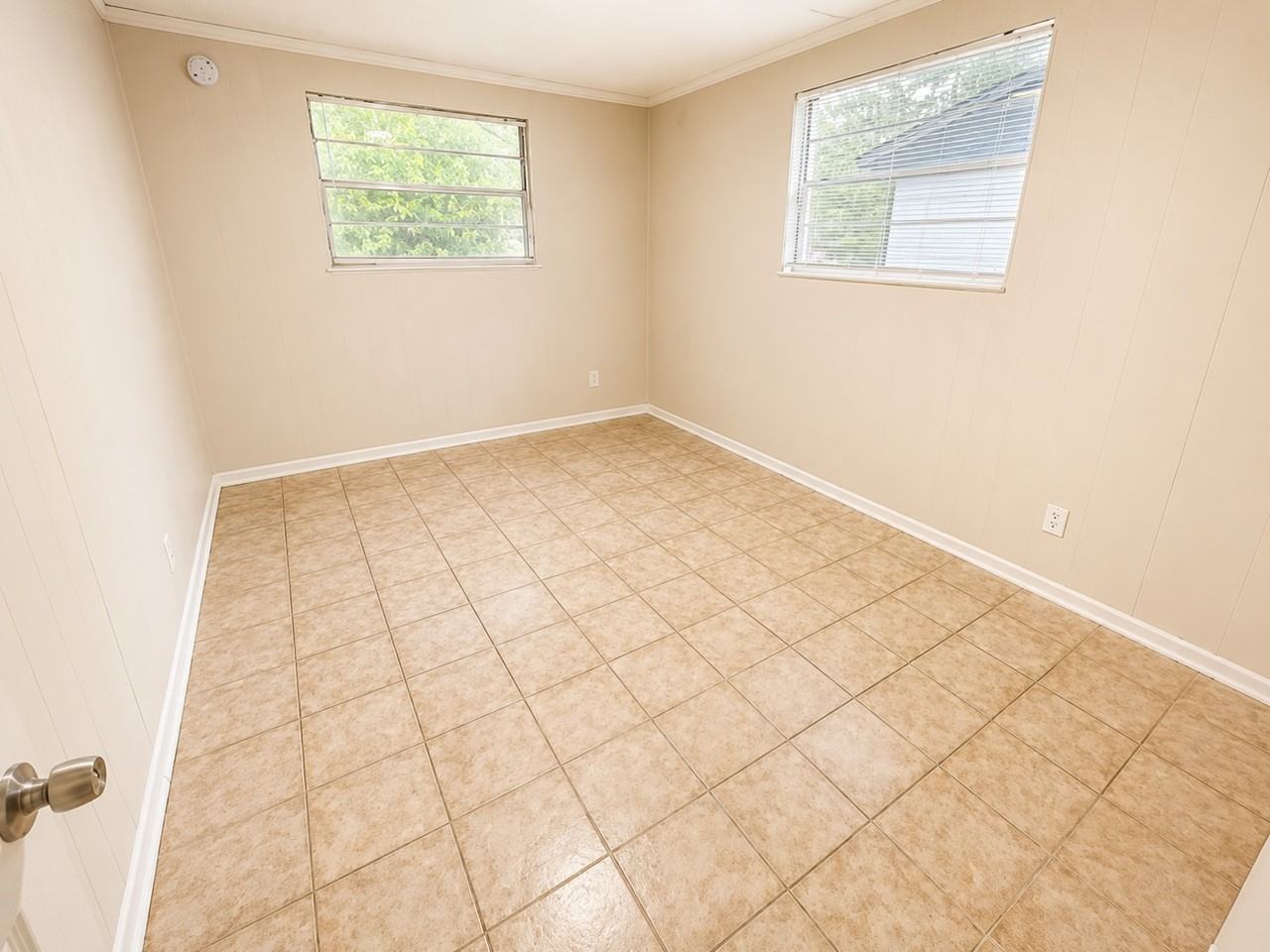 7178 Conant Ave - Photo 5 of 6