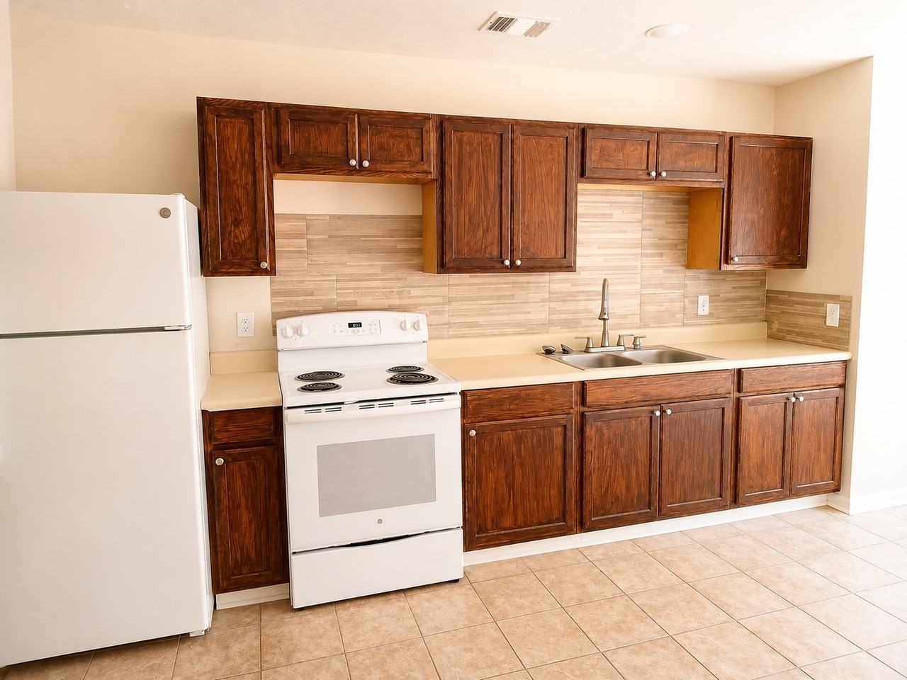 7178 Conant Ave - Photo 3 of 6