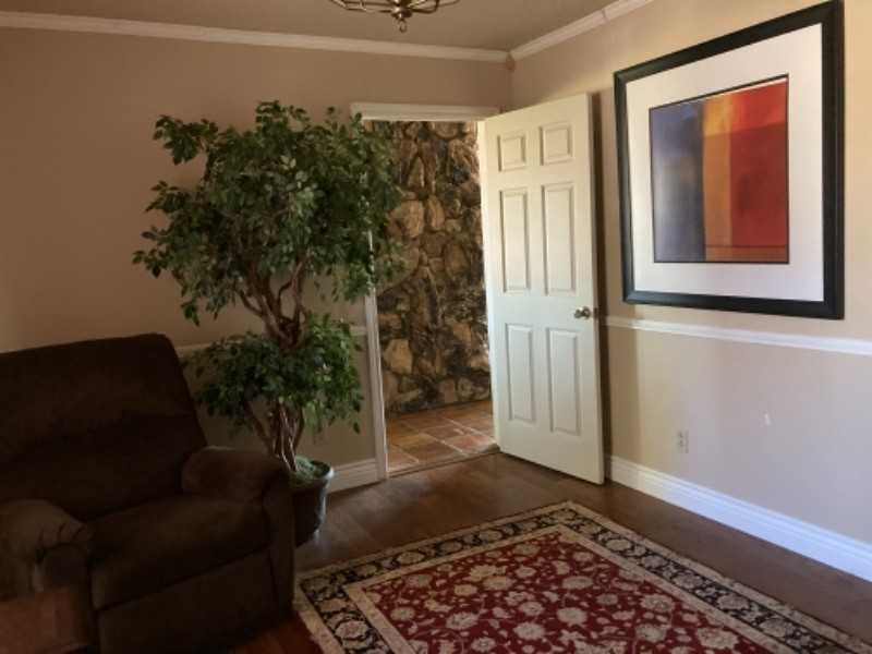 2628 Kimberly Ct - Photo 6 of 24