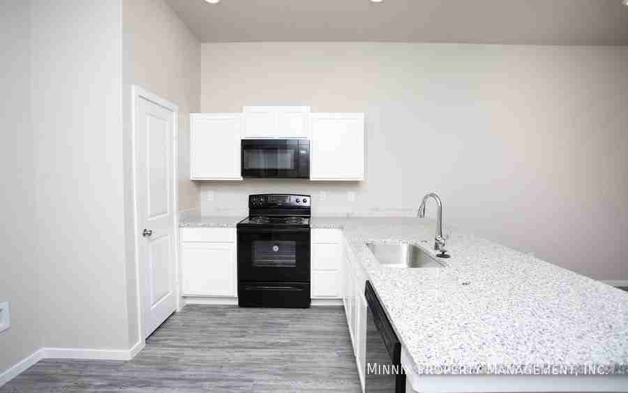 2102 N Avenue L #A - Photo 2 of 14