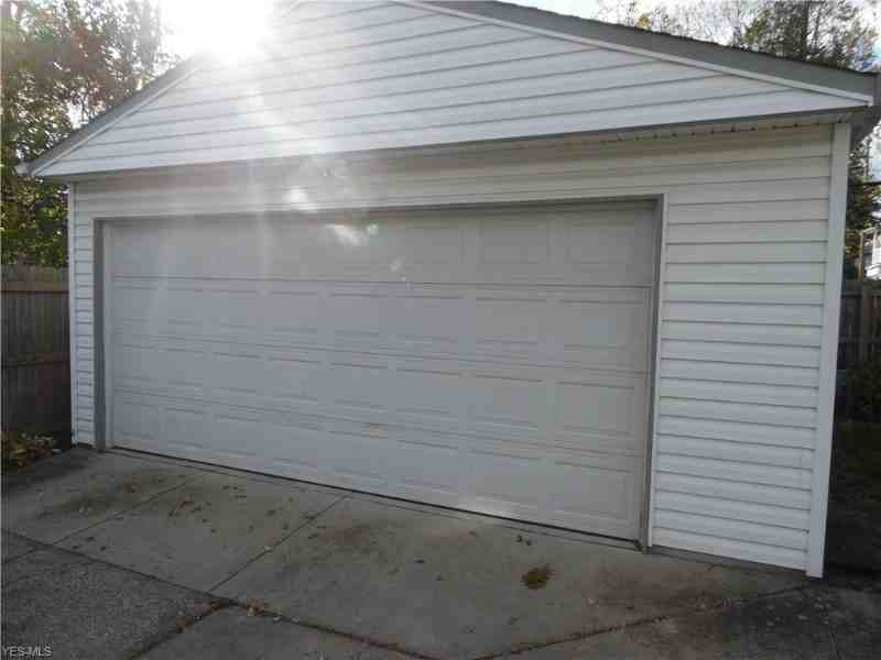 2930 E 121st St - Photo 3 of 3