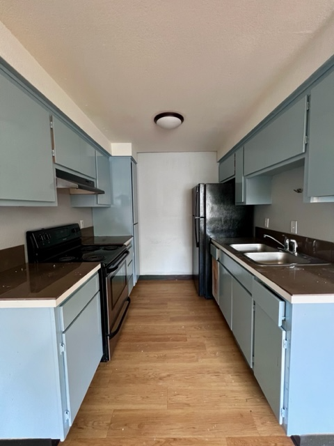 3322 Lombard Ave - Photo 2 of 7