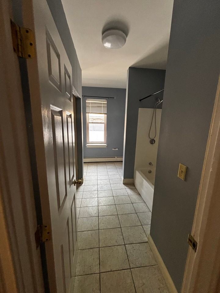 29B Edgewood St #2ndFL - Photo 2 of 16