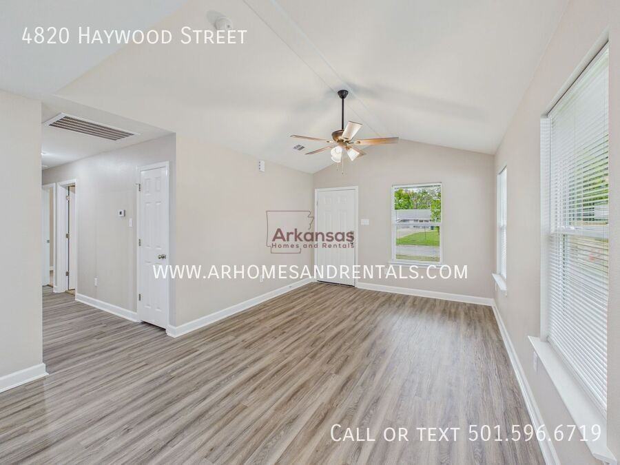 4820 Haywood St - Photo 2 of 13