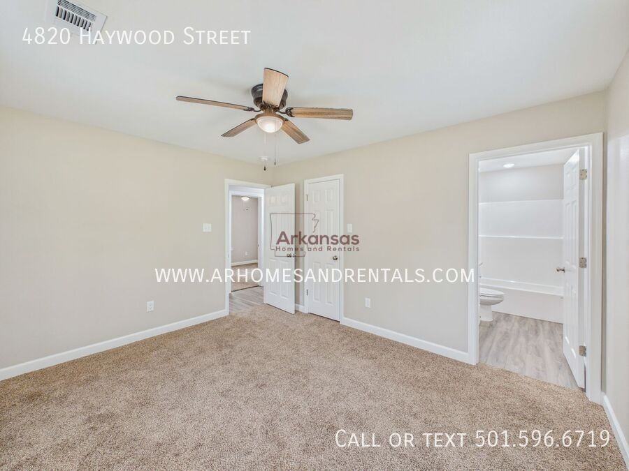 4820 Haywood St - Photo 7 of 13
