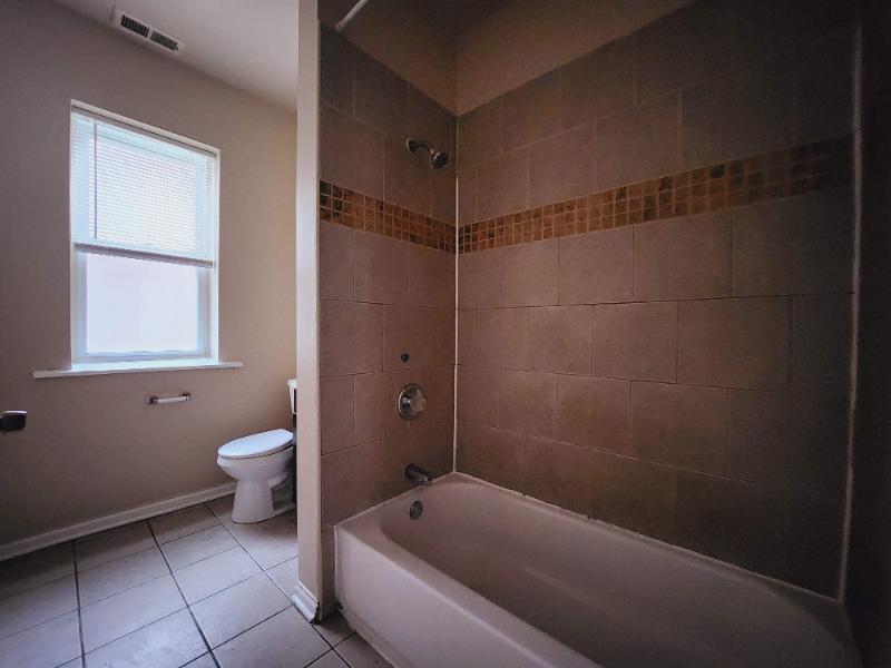 7018 S Sangamon St #3 - Photo 7 of 16